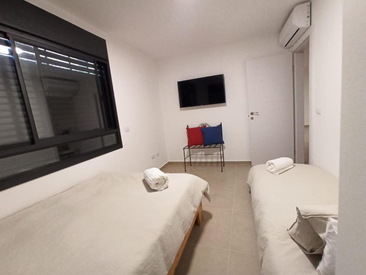 Accommodation At Miss Daisy - להתארח אצל מיס דייזי Rosh Pinna Exterior foto
