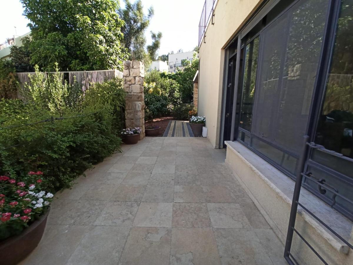 Accommodation At Miss Daisy - להתארח אצל מיס דייזי Rosh Pinna Exterior foto